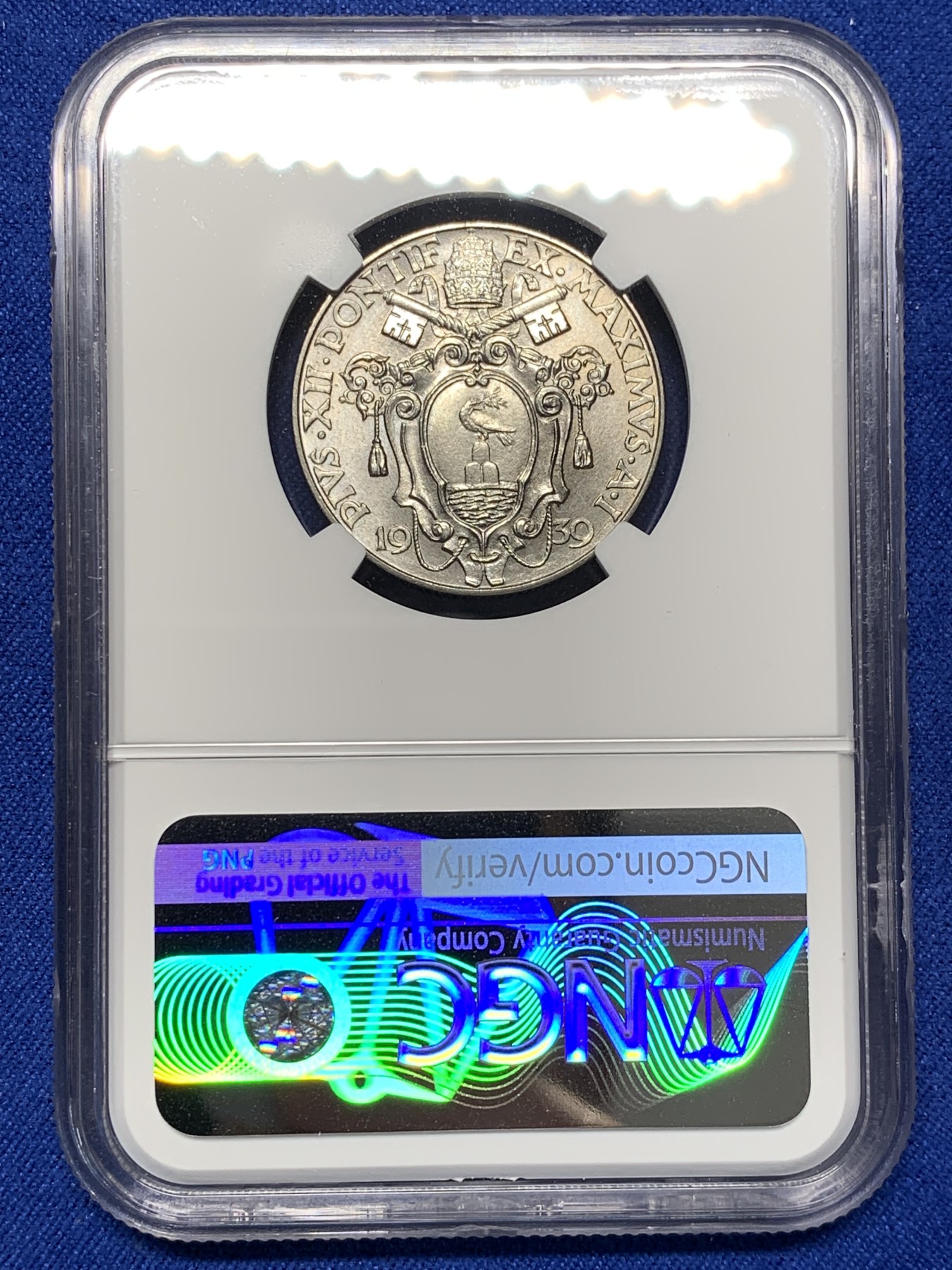 《竞宝斋》第209场-周日，周一 2场 (全场包邮) NGC MS64，梵蒂冈1939年，1里拉镍币，常见的品种，但能达到MS有分其实不多