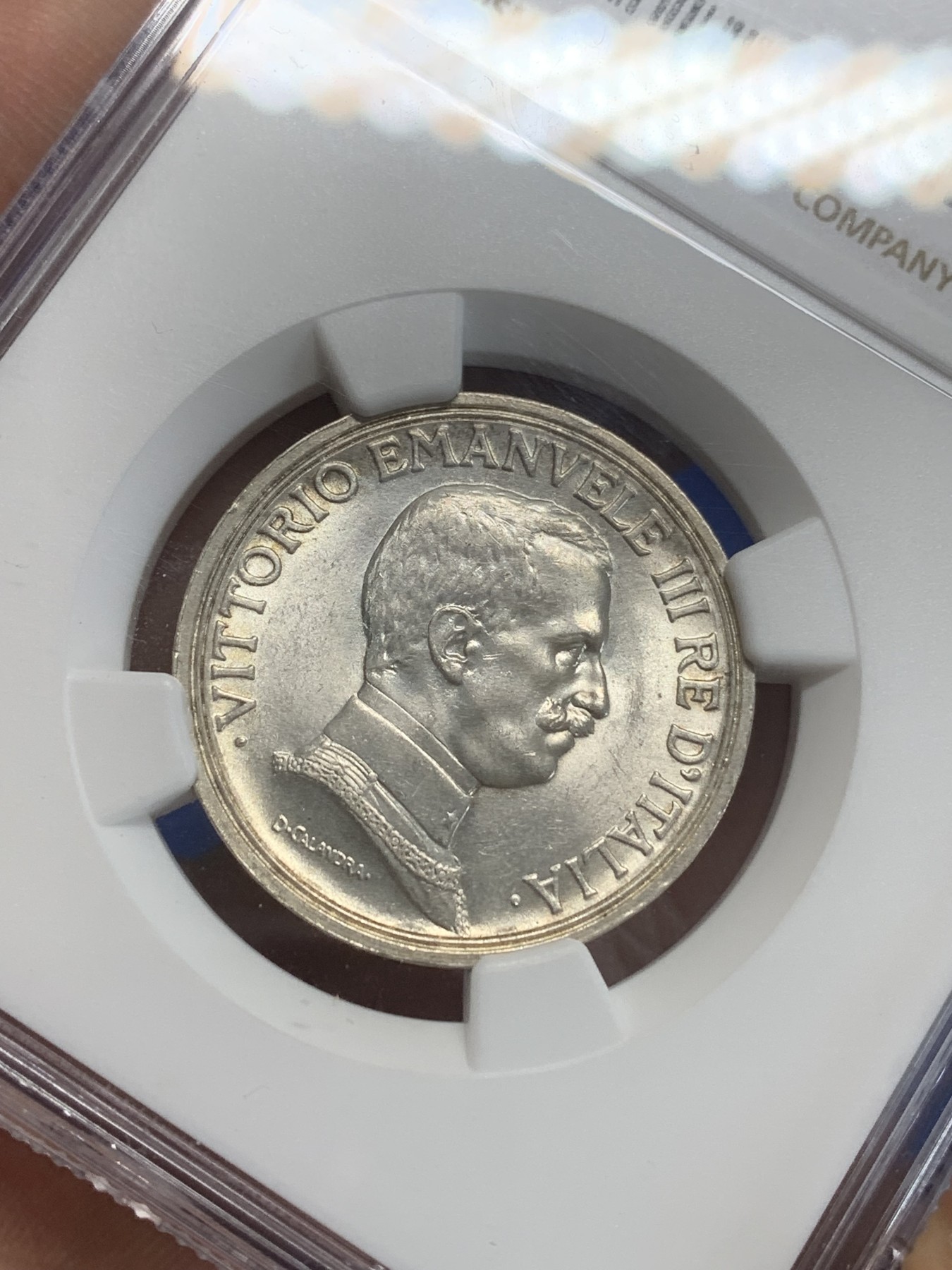 《竞宝斋》第209场-周日，周一 2场 (全场包邮) NGC MS63，意大利1916年，2里拉马车银币，细节很好，女神胸甲、盾纹和配剑完美