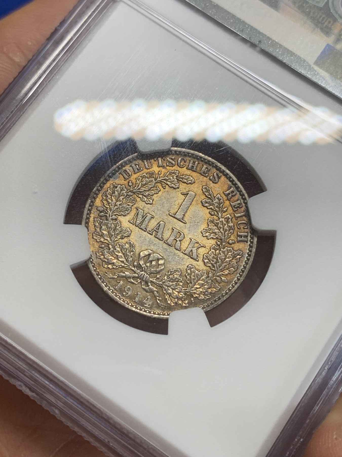 《竞宝斋》第209场-周日，周一 2场 (全场包邮) NGC MS61 德国 1914 J版 帝国 1马克银币 彩包浆 不错