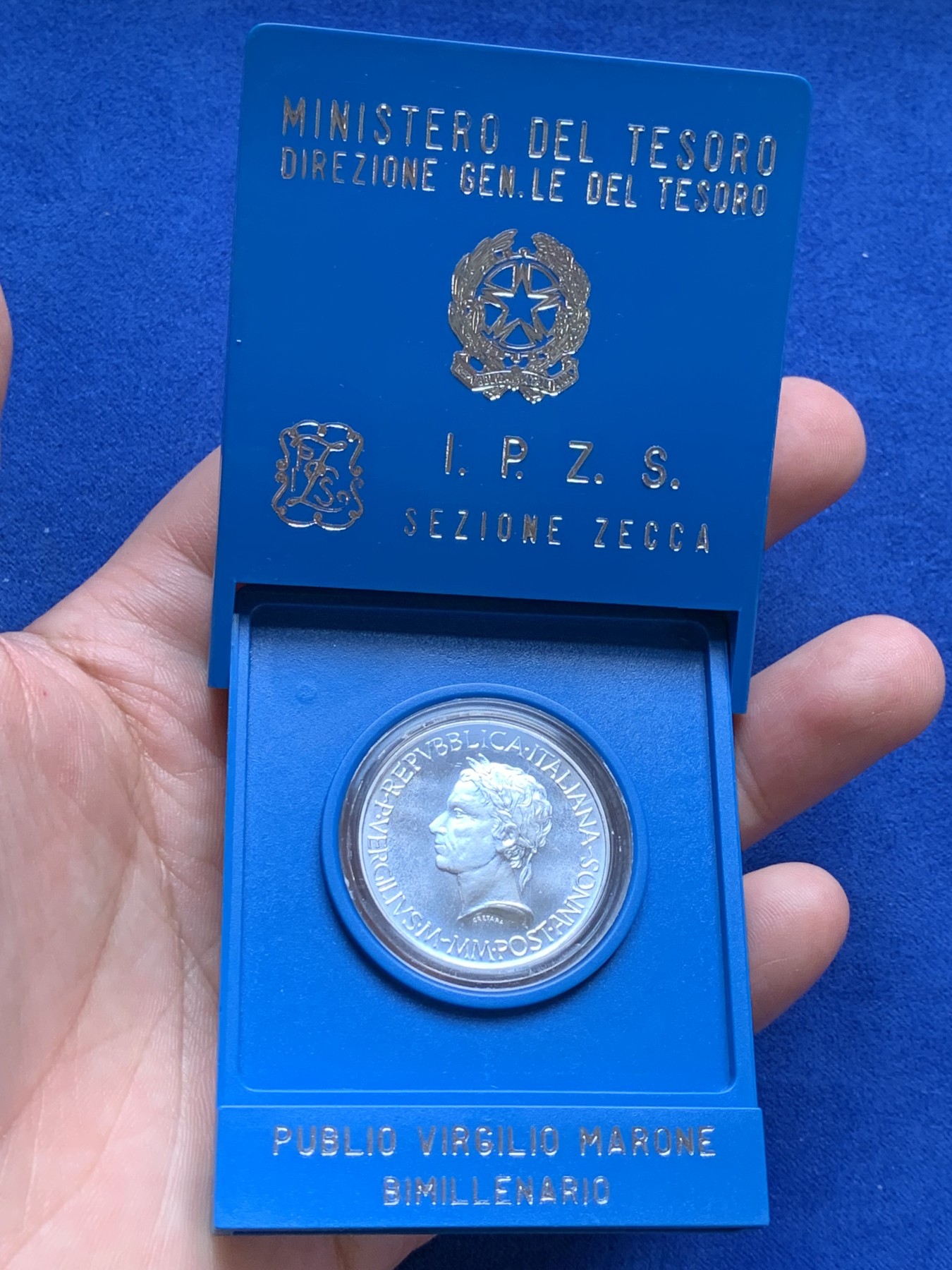 《竞宝斋》第209场-周日，周一 2场 (全场包邮) 意大利1981年牛马500里拉银币，盒装，雕刻精美漂亮