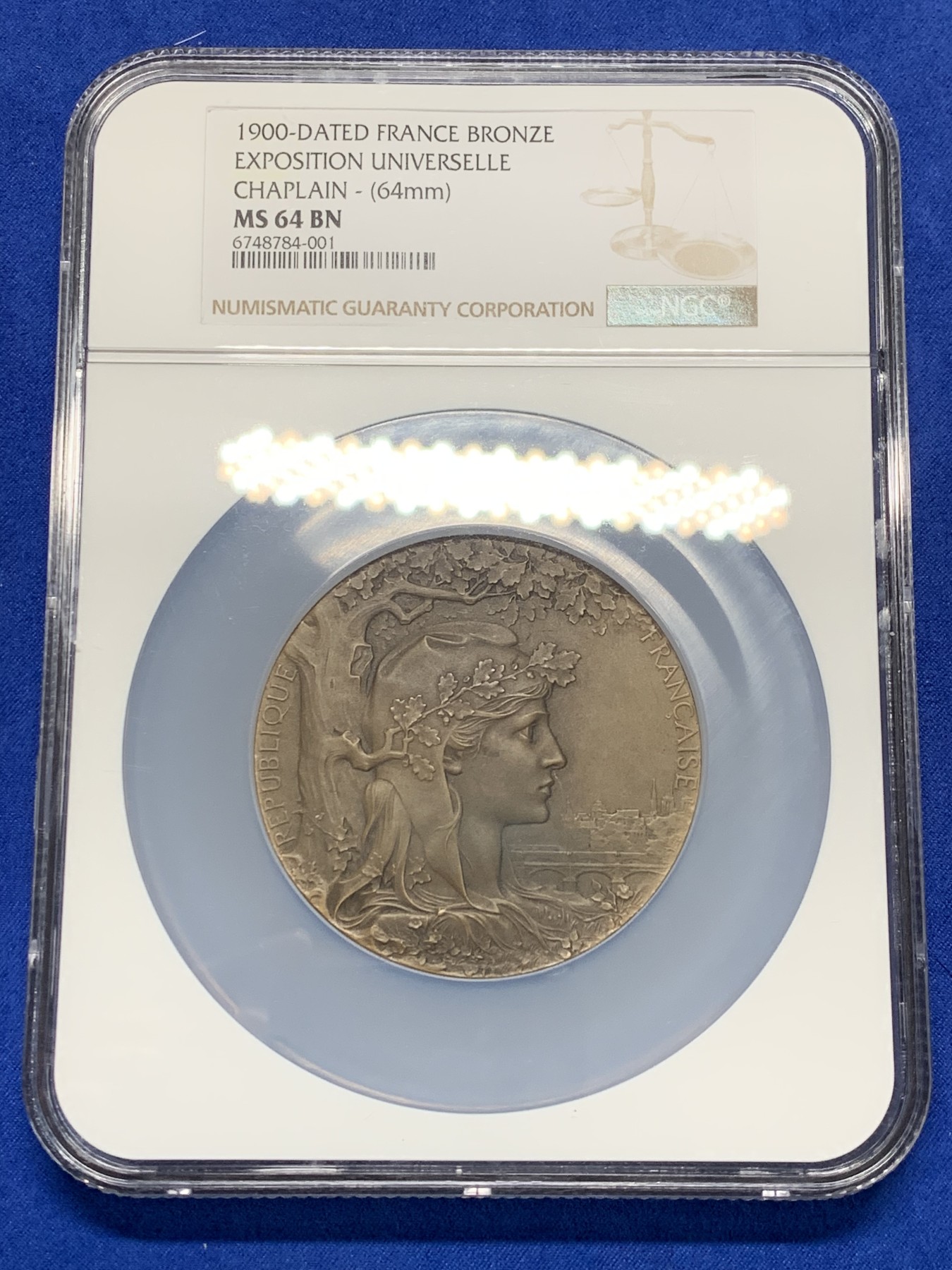 《竞宝斋》第209场-周日，周一 2场 (全场包邮) NGC MS64 法国1900年巴黎世博会大铜章，直径：63mm，少见品种 高分好状态 加大盒装