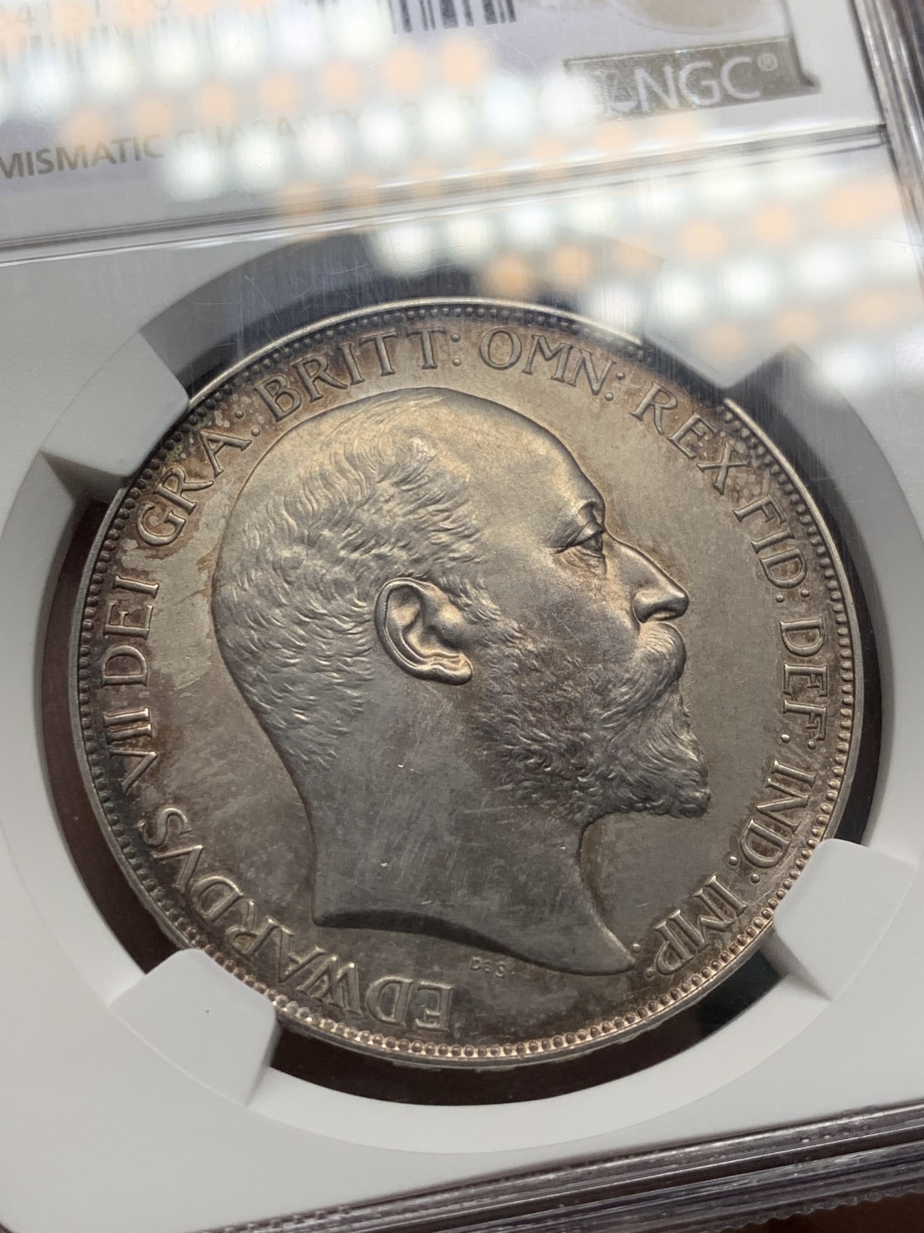 《竞宝斋》第209场-周日，周一 2场 (全场包邮) NGC PF62 英国1902年爱七马剑银币，好味道带彩，非常漂亮的一枚，2023年10月前几天刚拍的带佣金4200品相不如这枚。