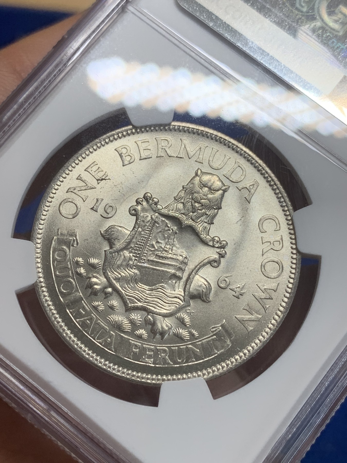 《竞宝斋》第209场-周日，周一 2场 (全场包邮) NGC-MS63 英属百慕大群岛1964年一克朗银币 经典女皇头像 十分漂亮