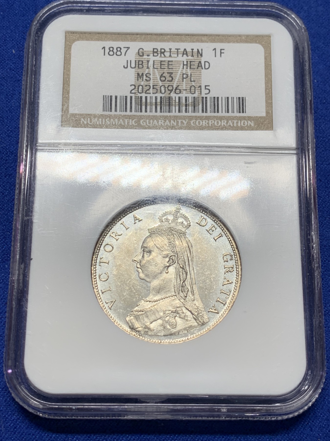 《竞宝斋》第209场-周日，周一 2场 (全场包邮) NGC-MS63PL 1887年 英国 维多利亚女王 2先令 大银币   少见的NGC认证的PL镜面初铸精制底板，老盒严评，能评上PL的屈指可数，季军，更高分仅1枚