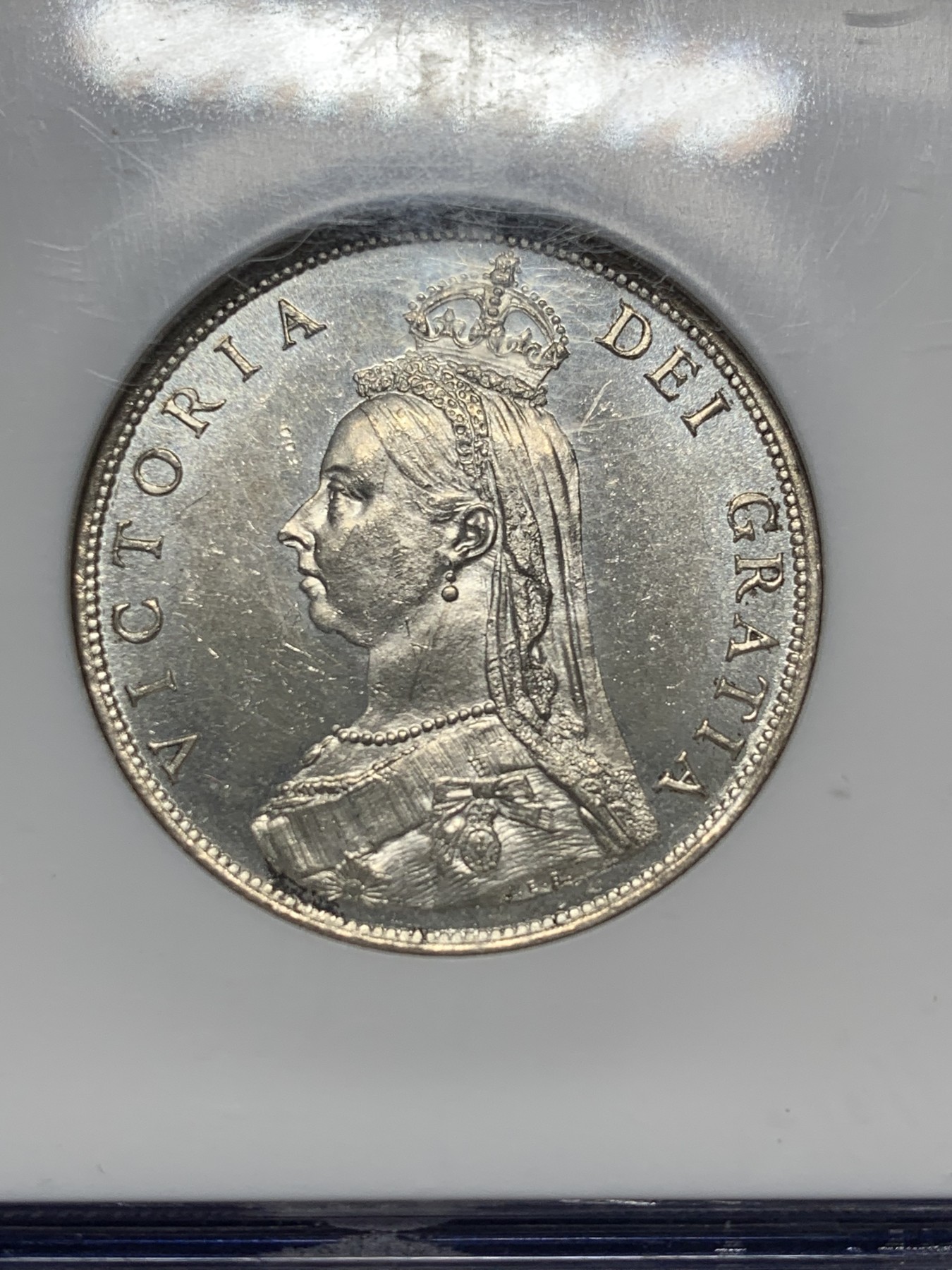 《竞宝斋》第209场-周日，周一 2场 (全场包邮) NGC-MS63PL 1887年 英国 维多利亚女王 2先令 大银币   少见的NGC认证的PL镜面初铸精制底板，老盒严评，能评上PL的屈指可数，季军，更高分仅1枚