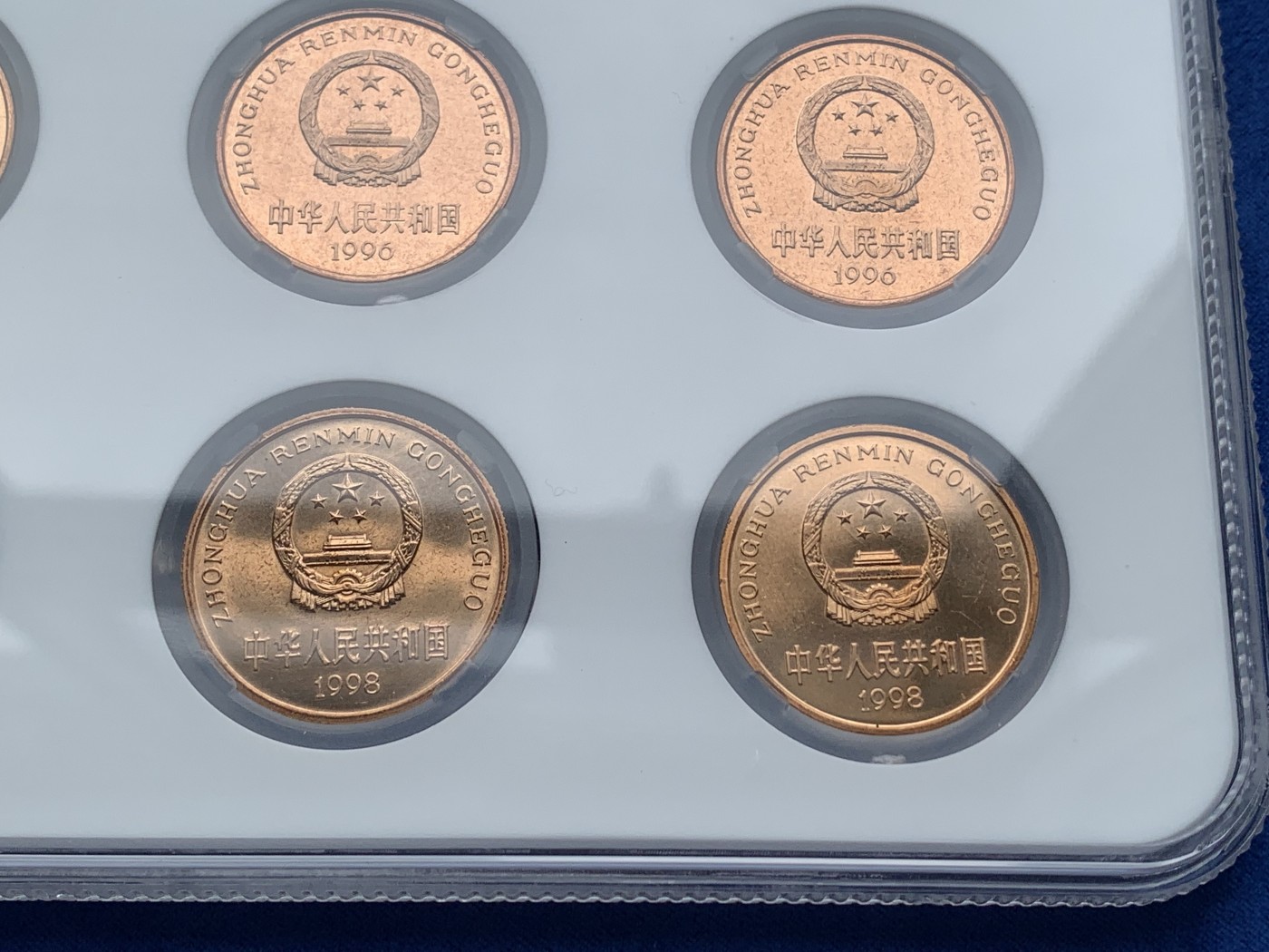 《竞宝斋》第209场-周日，周一 2场 (全场包邮) 保萃老盒 MS68 珍惜野生动物纪念币 一套 巨大盒装