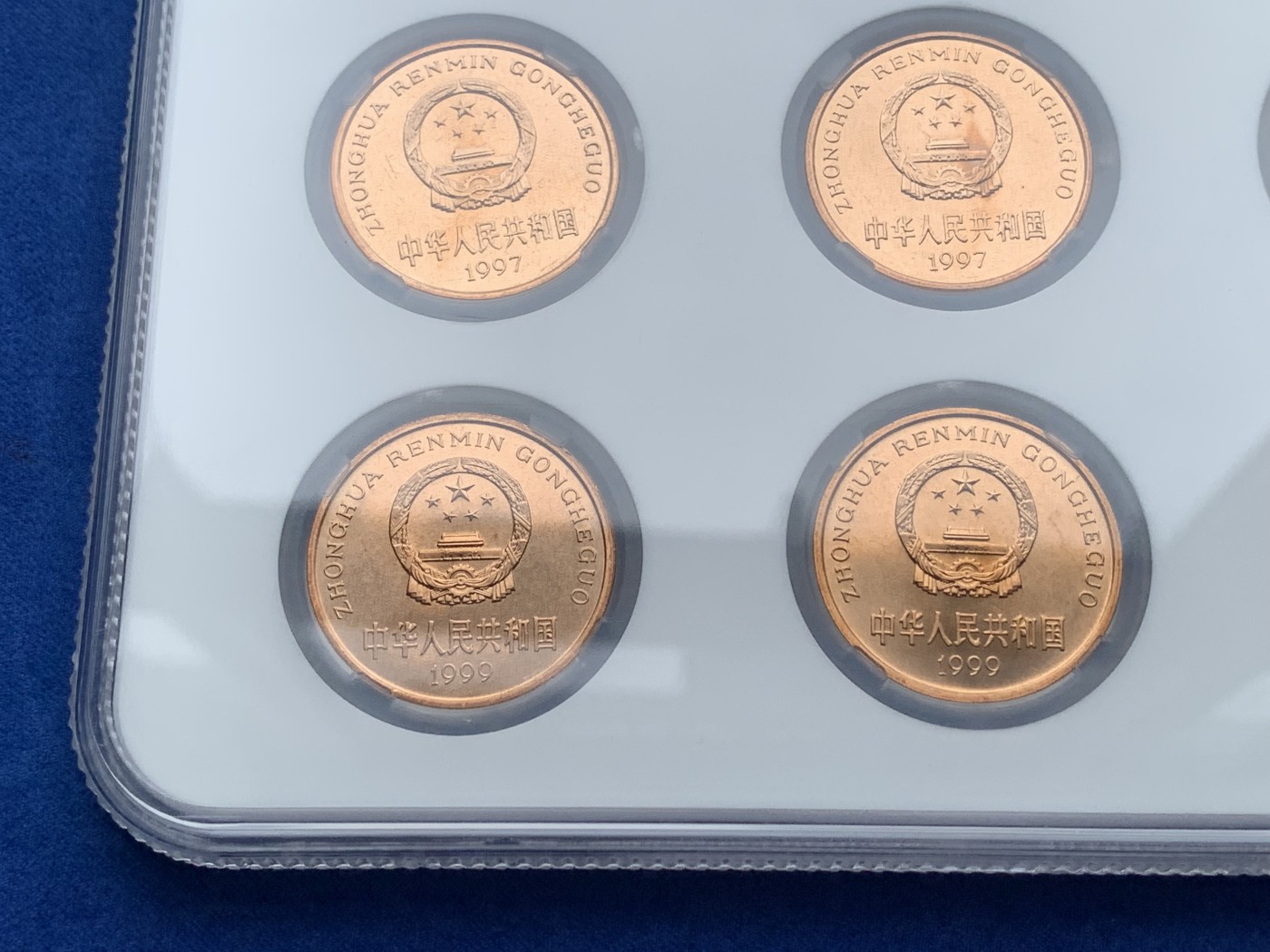 《竞宝斋》第209场-周日，周一 2场 (全场包邮) 保萃老盒 MS68 珍惜野生动物纪念币 一套 巨大盒装