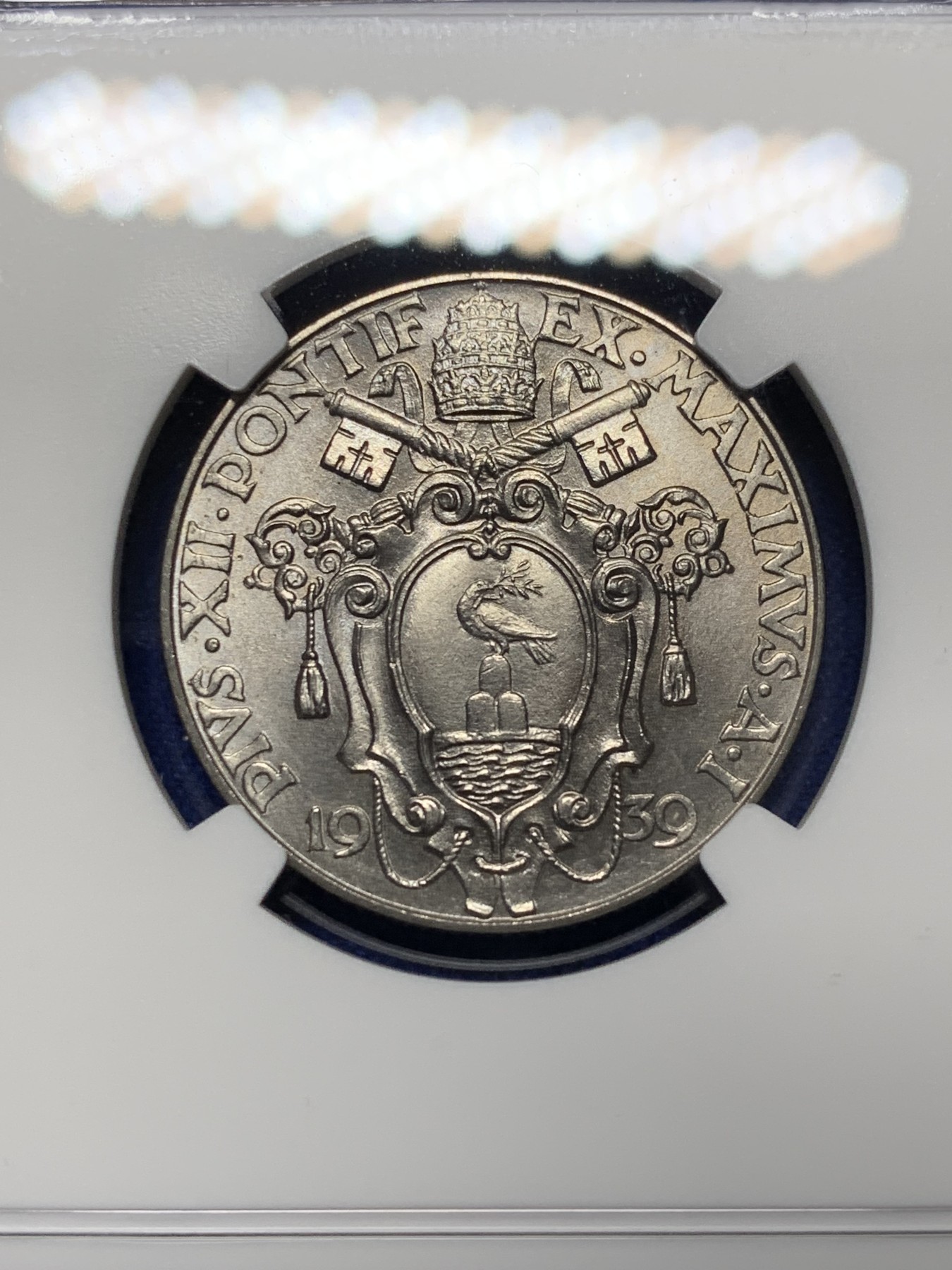 《竞宝斋》第209场-周日，周一 2场 (全场包邮) NGC MS64，梵蒂冈1939年，1里拉镍币，常见的品种，但能达到MS有分其实不多