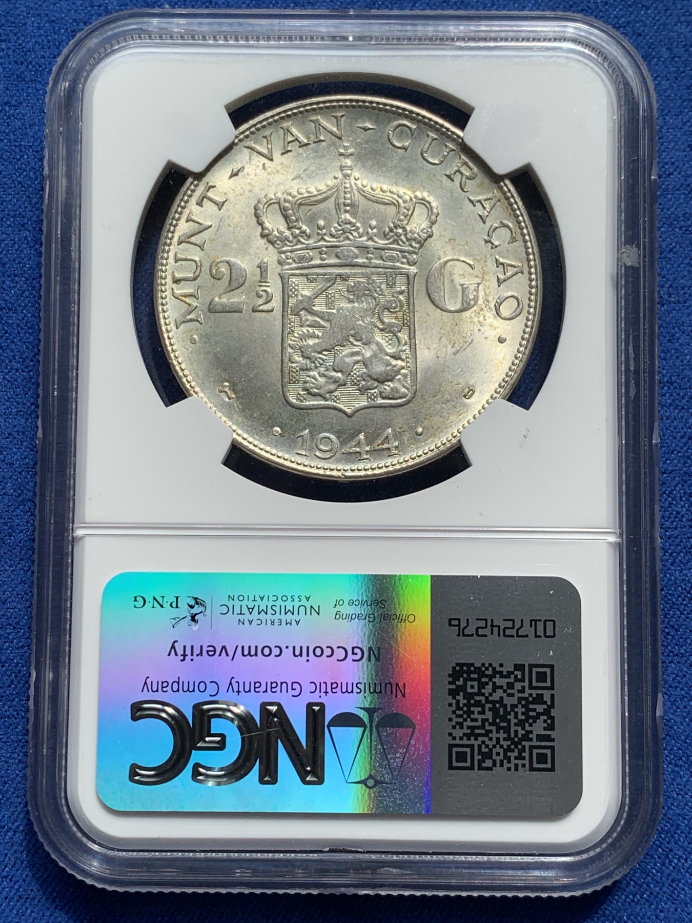 《竞宝斋》第209场-周日，周一 2场 (全场包邮) NGC MS62 荷属库拉索1944D 2.5盾银币 同分好品相