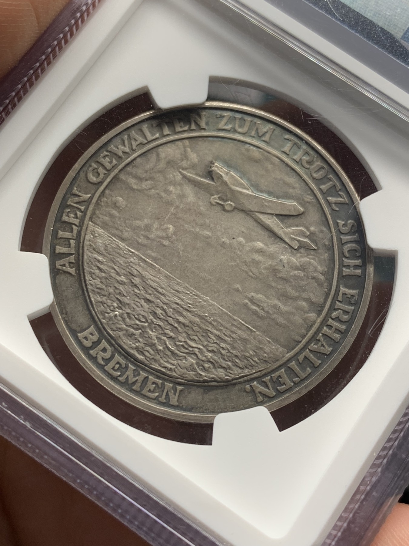 《竞宝斋》第209场-周日，周一 2场 (全场包邮) NGC MS63 德国1928年 不莱梅号 飞越大西洋纪念 银章 加厚盒装