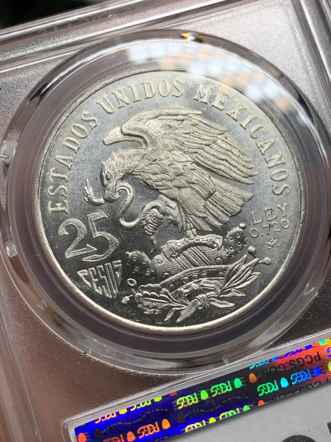 《竞宝斋》第209场-周日，周一 2场 (全场包邮) PCGS MS66 墨西哥1968年25比索奥运银币