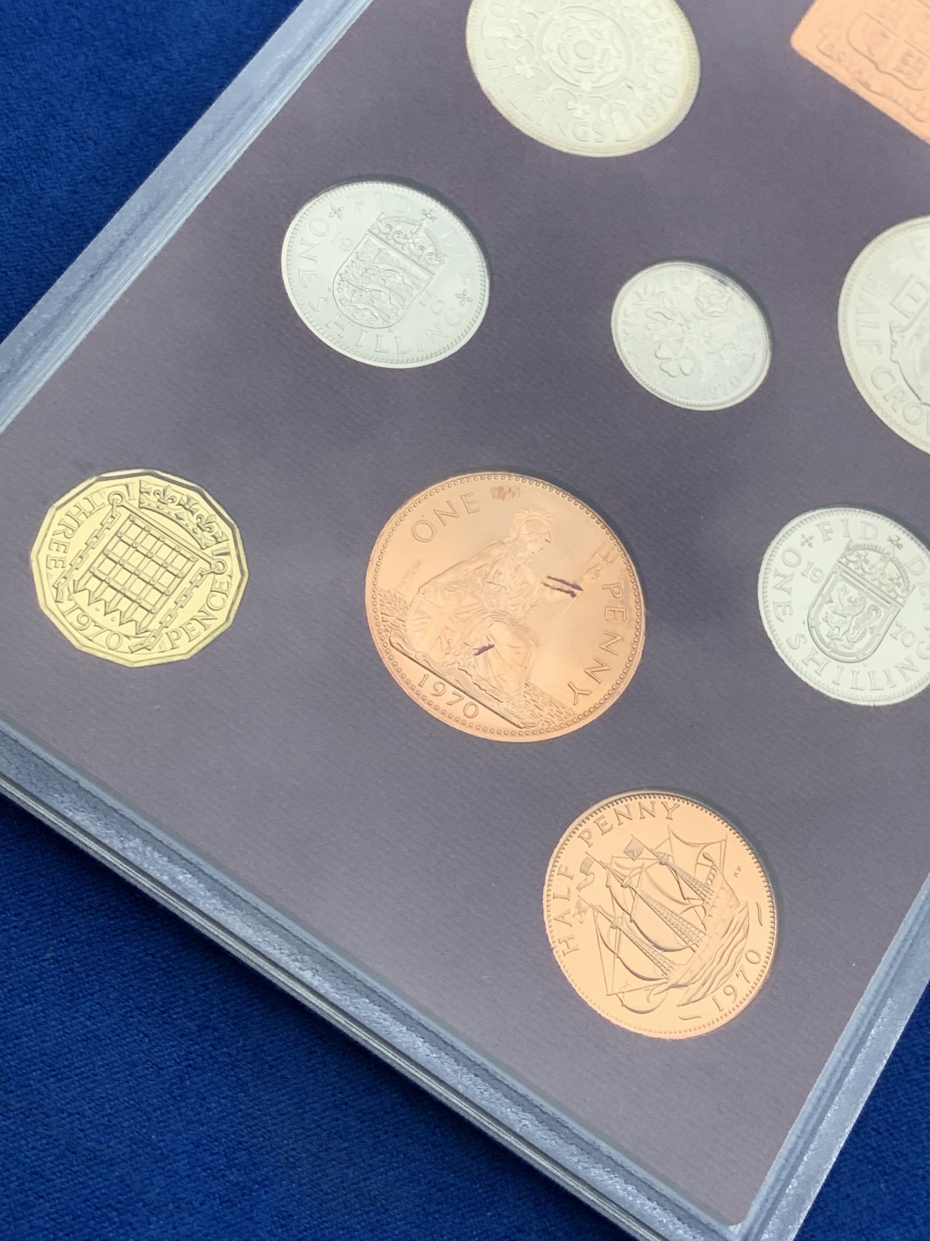 《竞宝斋》第209场-周日，周一 2场 (全场包邮) 1970年英国币改前最后一年精制币，塑封，盒证全