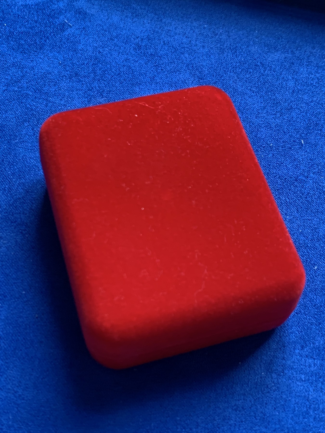 《竞宝斋》第209场-周日，周一 2场 (全场包邮) 澳大利亚 1995年 笑翠鸟 熊猫镶嵌银币 含纯银1盎司999银，金猫重0.5克黄金，发行1.5万枚，为北京国际钱币邮票展而发行 原盒带证书