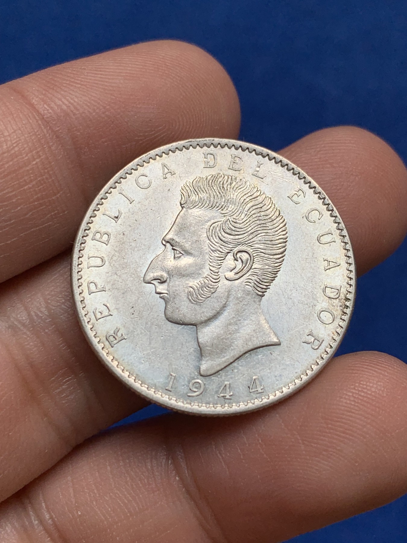 《竞宝斋》第209场-周日，周一 2场 (全场包邮) 厄瓜多尔1944年2苏银币，UNC品质