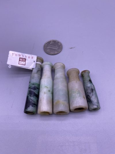 清代翡翠烟嘴5个，尺寸4.3-6.5厘米，品相如图，800包快递 - 清代翡翠烟嘴5个，尺寸4.3-6.5厘米，品相如图，800包快递