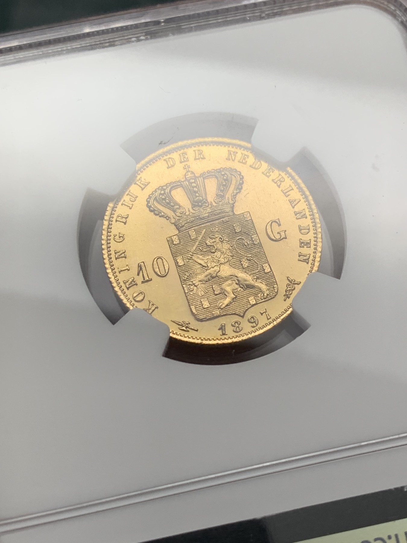 《竞宝斋》第209场-周日，周一 2场 (全场包邮) NGC MS65，荷兰1897年“金萝莉”威廉明娜10G金币，金光闪闪，状态极好。