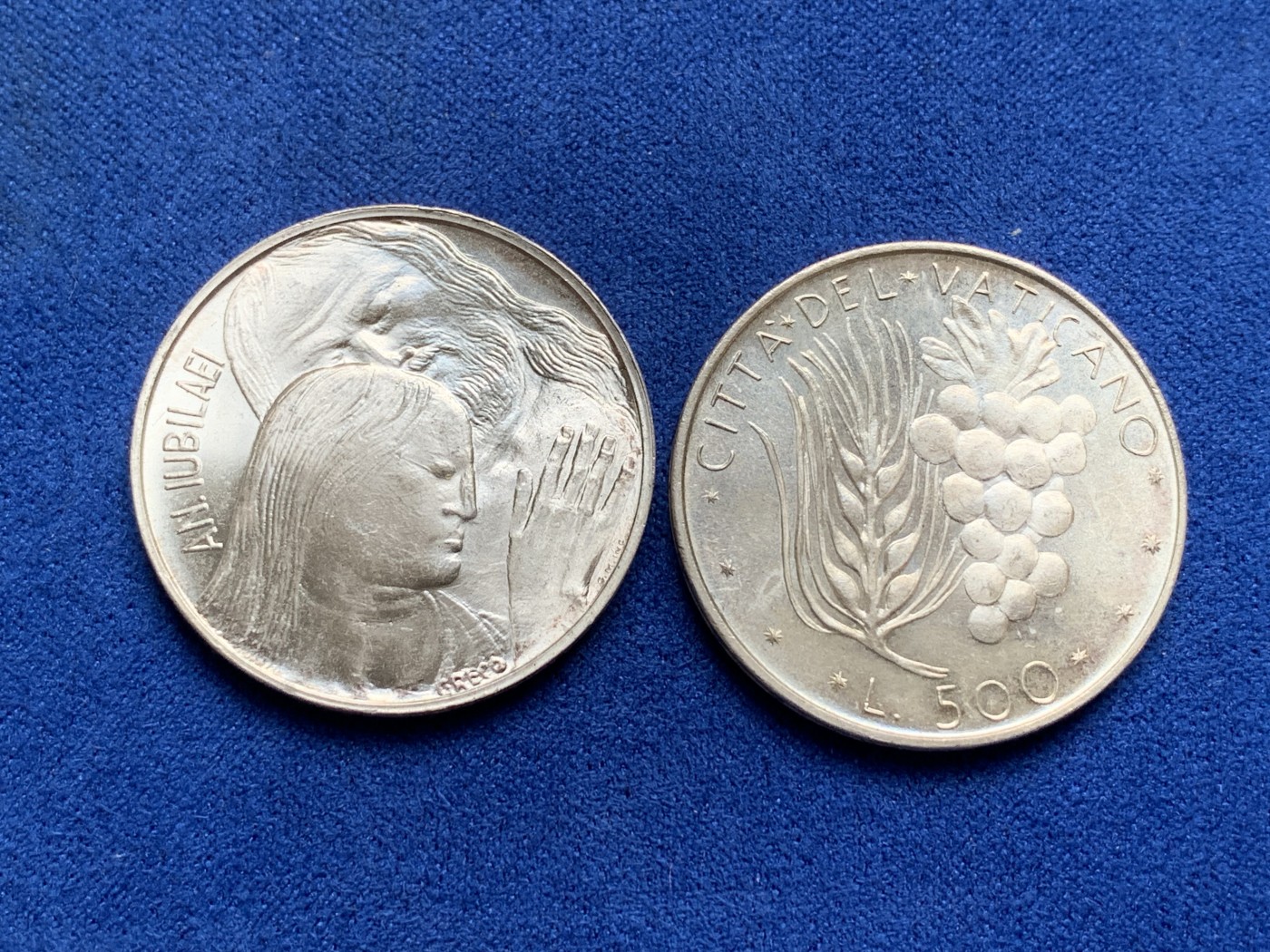 《竞宝斋》第209场-周日，周一 2场 (全场包邮) 卷拆品相 圣马力诺赎罪/葡萄 500里拉银币 1对