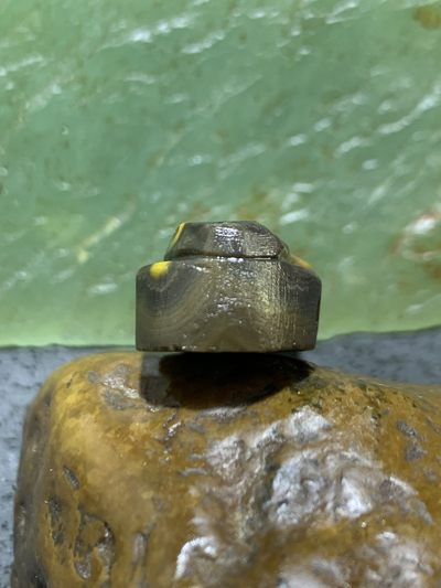 精美亚光战国红玛瑙手工俏色巧雕黑无常一体佛头三通一个 精美亚光战国红玛瑙手工俏色巧雕黑无常一体佛头三通一个