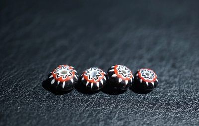 手串木器杂件｜拍卖专场 藏传老琉璃珠子一组｜共四颗 每颗0.8*0.8*0.5cm