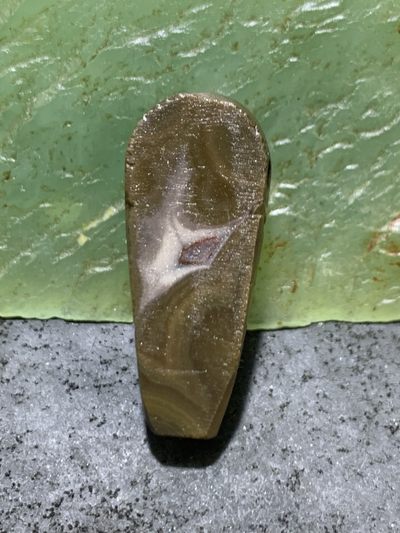 精美亚光战国红玛瑙手工俏色巧雕黑无常一体佛头三通一个 精美亚光战国红玛瑙手工俏色巧雕黑无常一体佛头三通一个