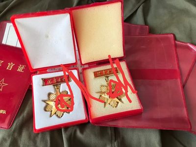 中国优秀士，证章带原盒 - 中国优秀士，证章带原盒