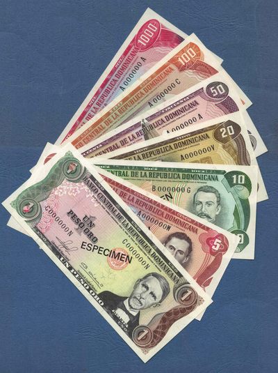多米尼加1比索至1000比索 1981年 7枚全套 全0号 样钞(票样 样票) 美洲纸币 实物图 UNC - 多米尼加1比索至1000比索 1981年 7枚全套 全0号 样钞(票样 样票) 美洲纸币 实物图 UNC