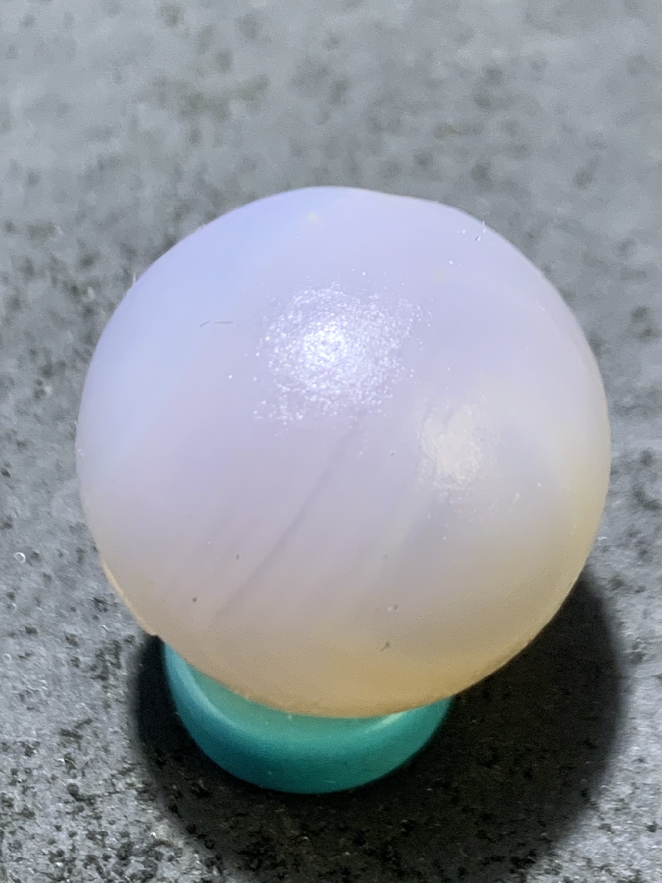 精美高玉化亚光海洋玉髓手工俏色巧雕喜上眉梢随形2.0圆珠一个！