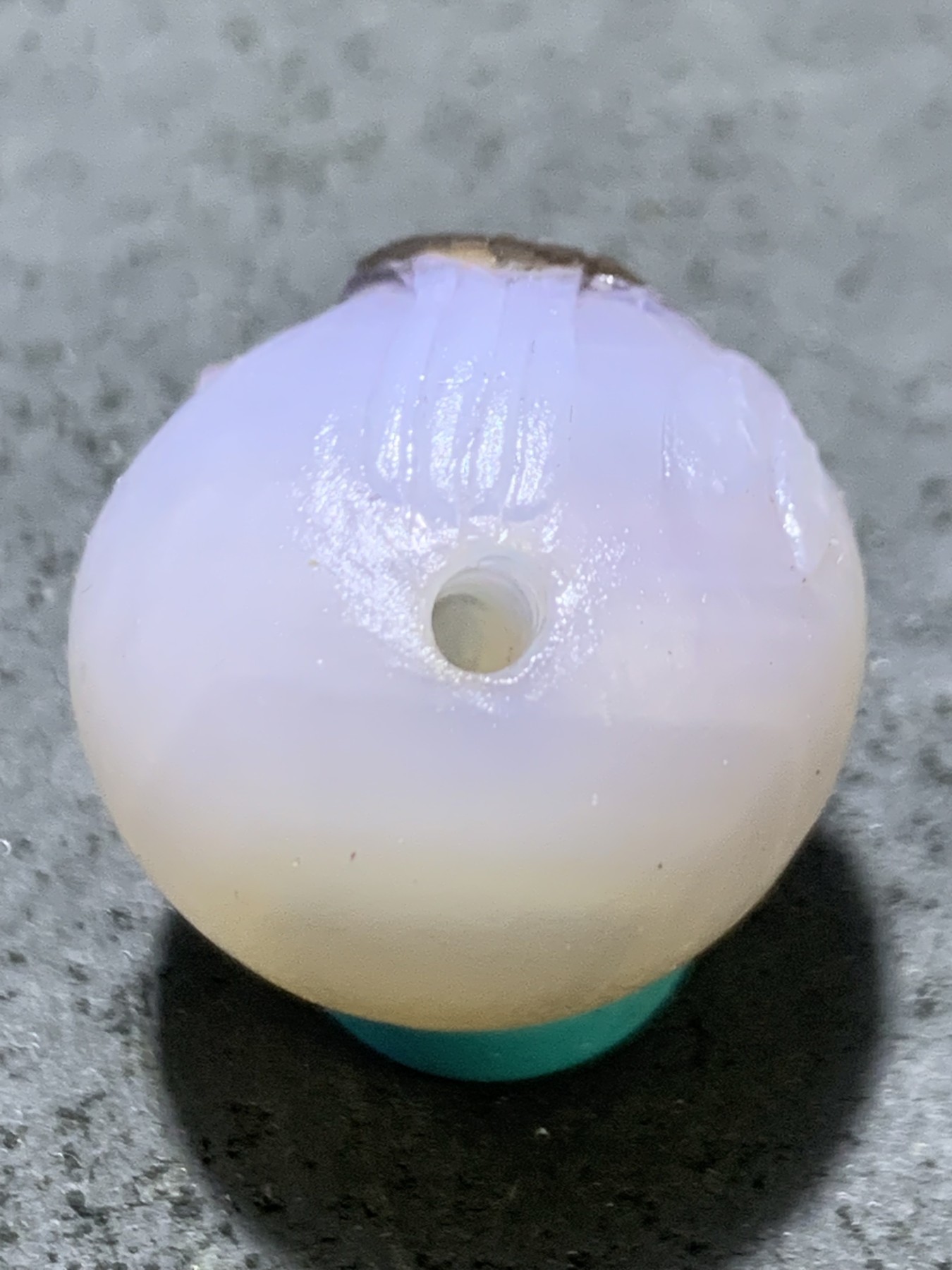精美高玉化亚光海洋玉髓手工俏色巧雕喜上眉梢随形2.0圆珠一个！