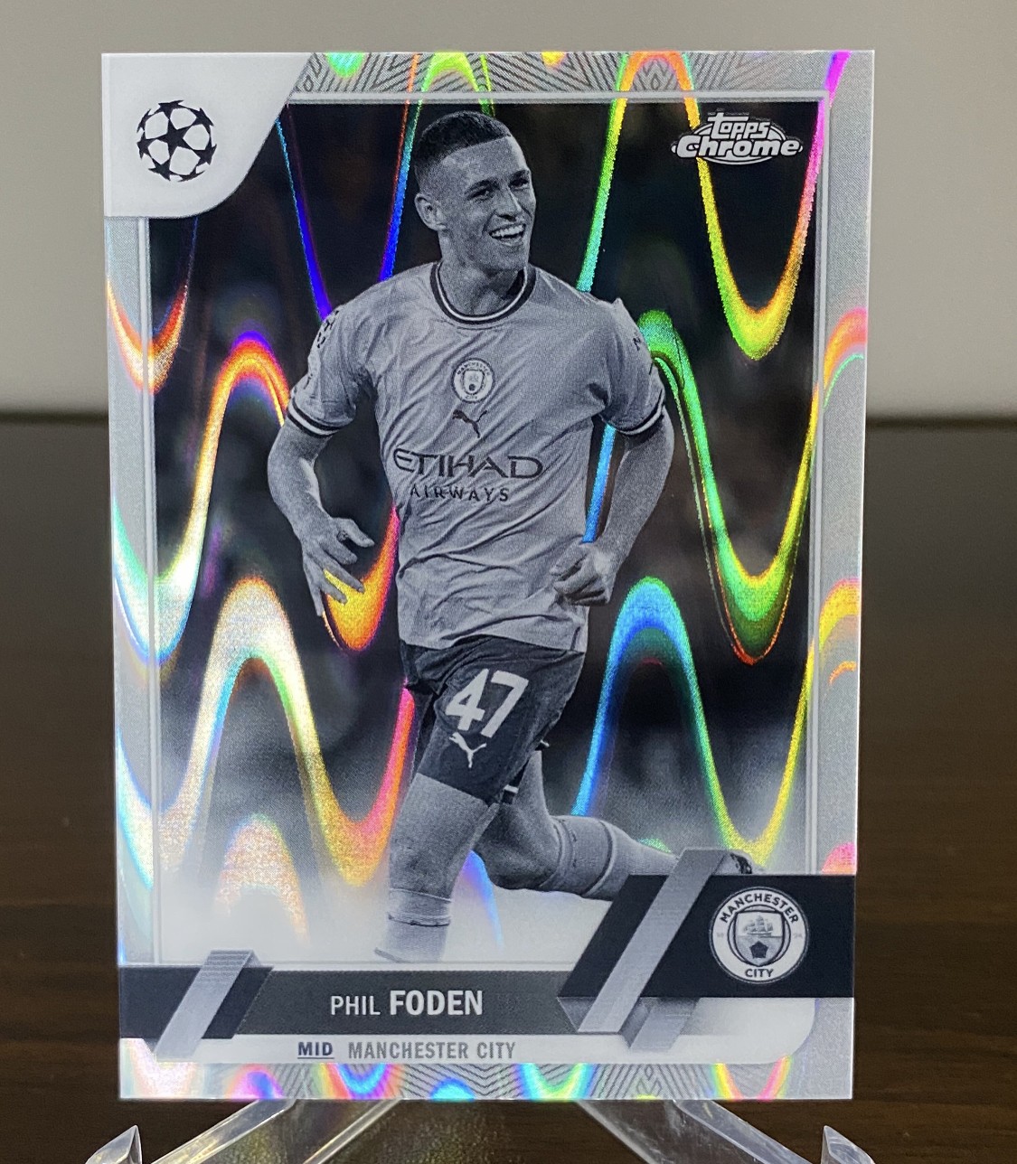 Topps球星卡 2022-23 Topps Chrome Phil Foden 菲尔 福登 黑白折 波浪折 大比例 曼城