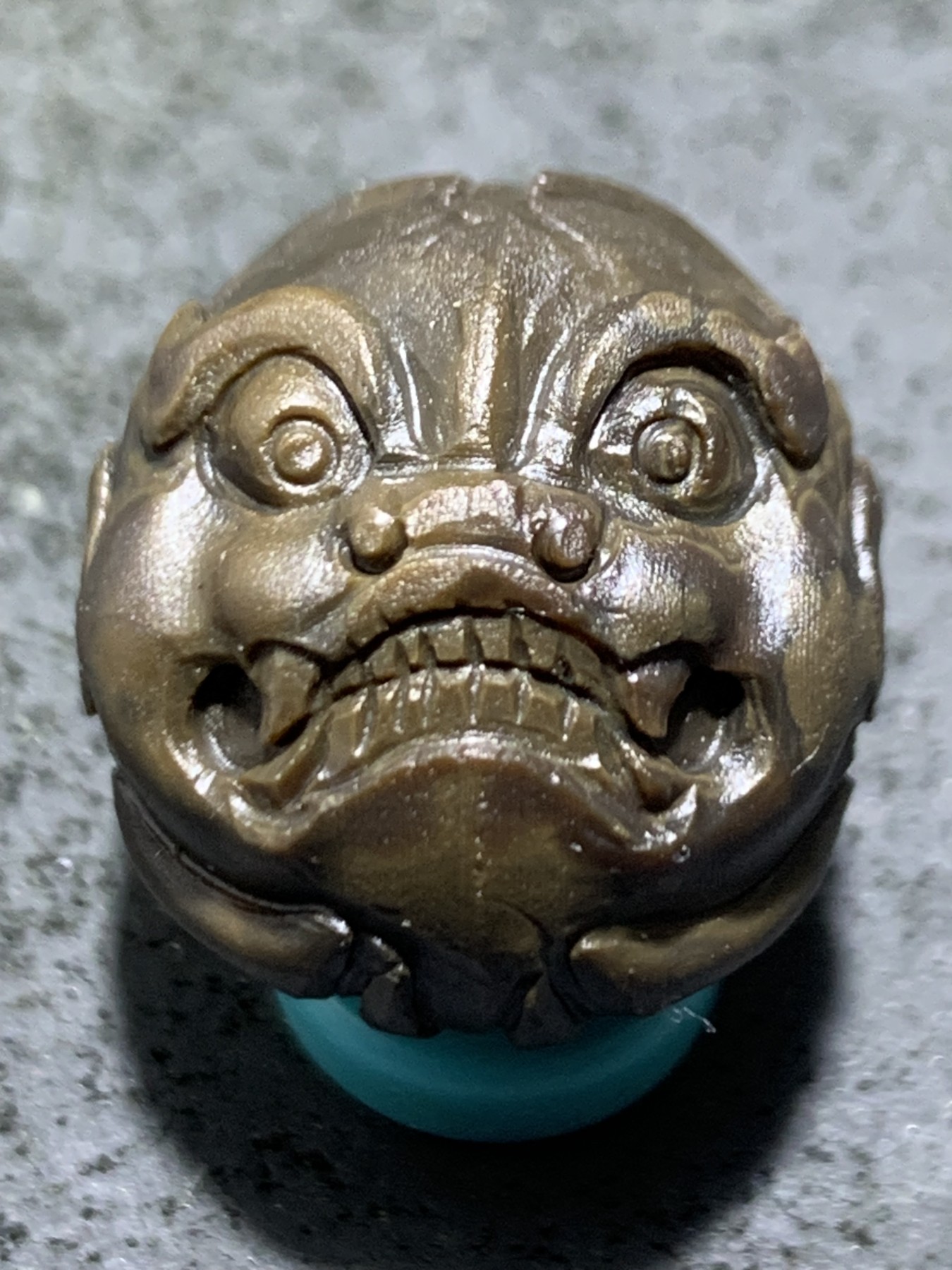 精美战国红玛瑙亚光手工雕刻瑞兽2.0圆珠一颗！