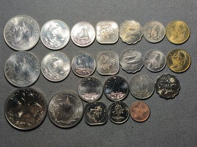 第一百期  百期特拍，南美币，欧系老币，好品散币   - 53 巴哈马一组，含4枚银币，1966年和1969年铜镍清年套币