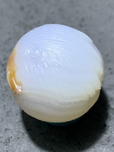 精美高玉化亚光海洋玉髓手工俏色巧雕鹦鹉随形2.0圆珠一个 - 精美高玉化亚光海洋玉髓手工俏色巧雕鹦鹉随形2.0圆珠一个