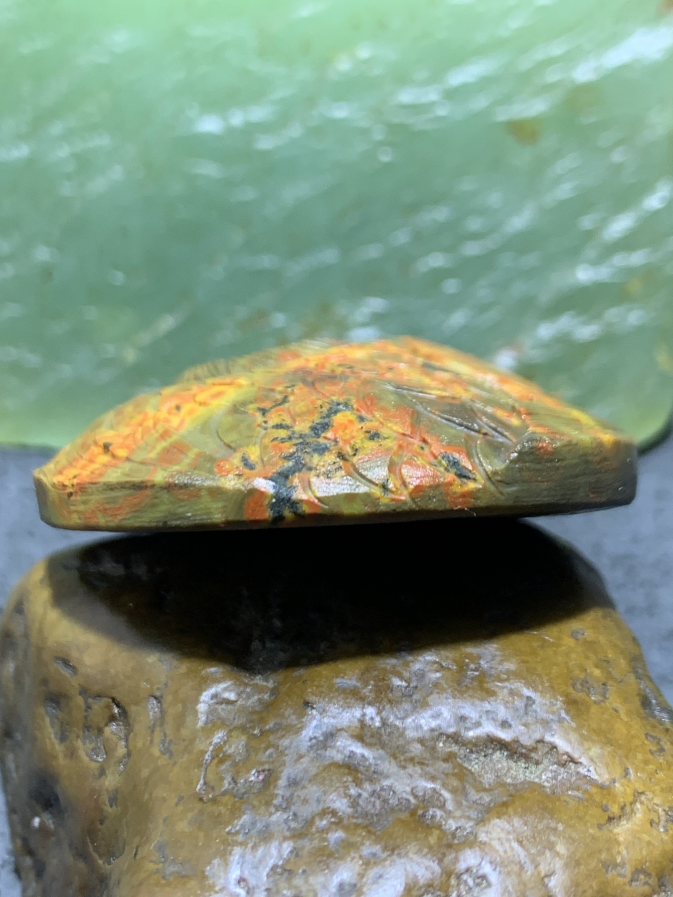 精美亚光原皮战国红玛瑙手工俏色巧雕鲤鱼打挺牌子一个