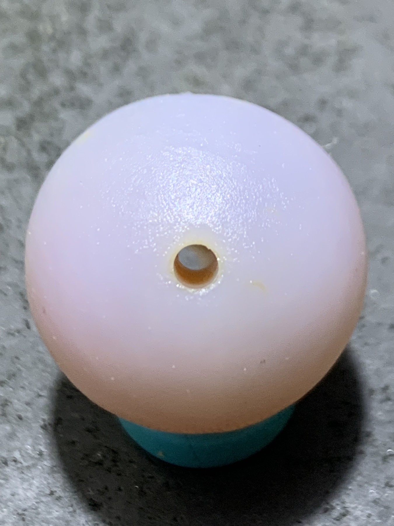 精美亚光高玉化冰粉色海洋玉髓手工俏色巧雕富贵有余随形圆珠一个精美亚光高玉化冰粉色海洋玉髓手工俏色巧雕富贵有余随形圆珠一个