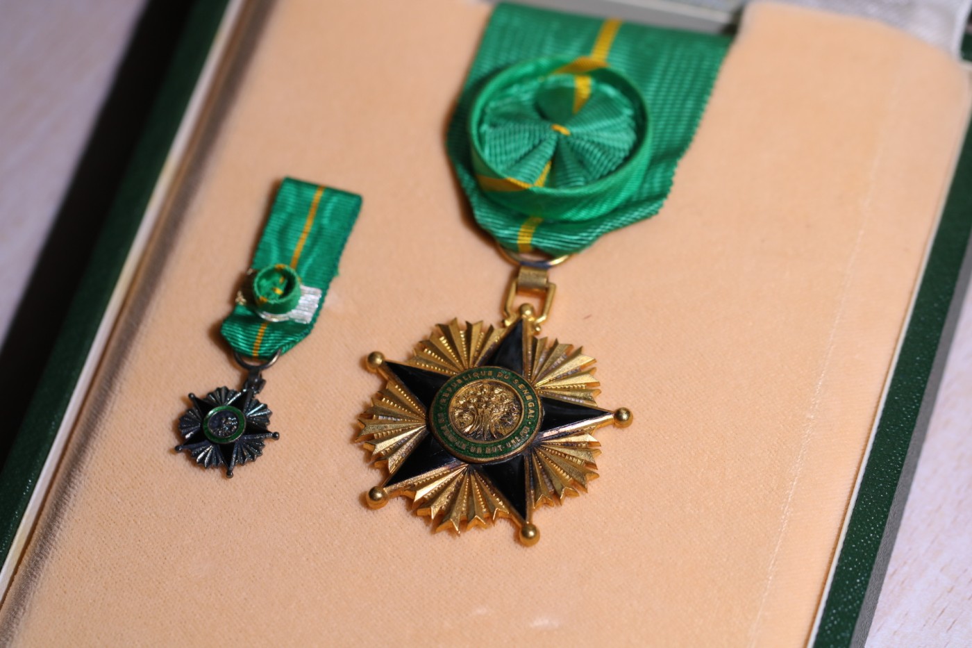 大猫徽章拍卖 第235期  塞内加尔🇸🇳国家功勋大军官级 50年代 银质 