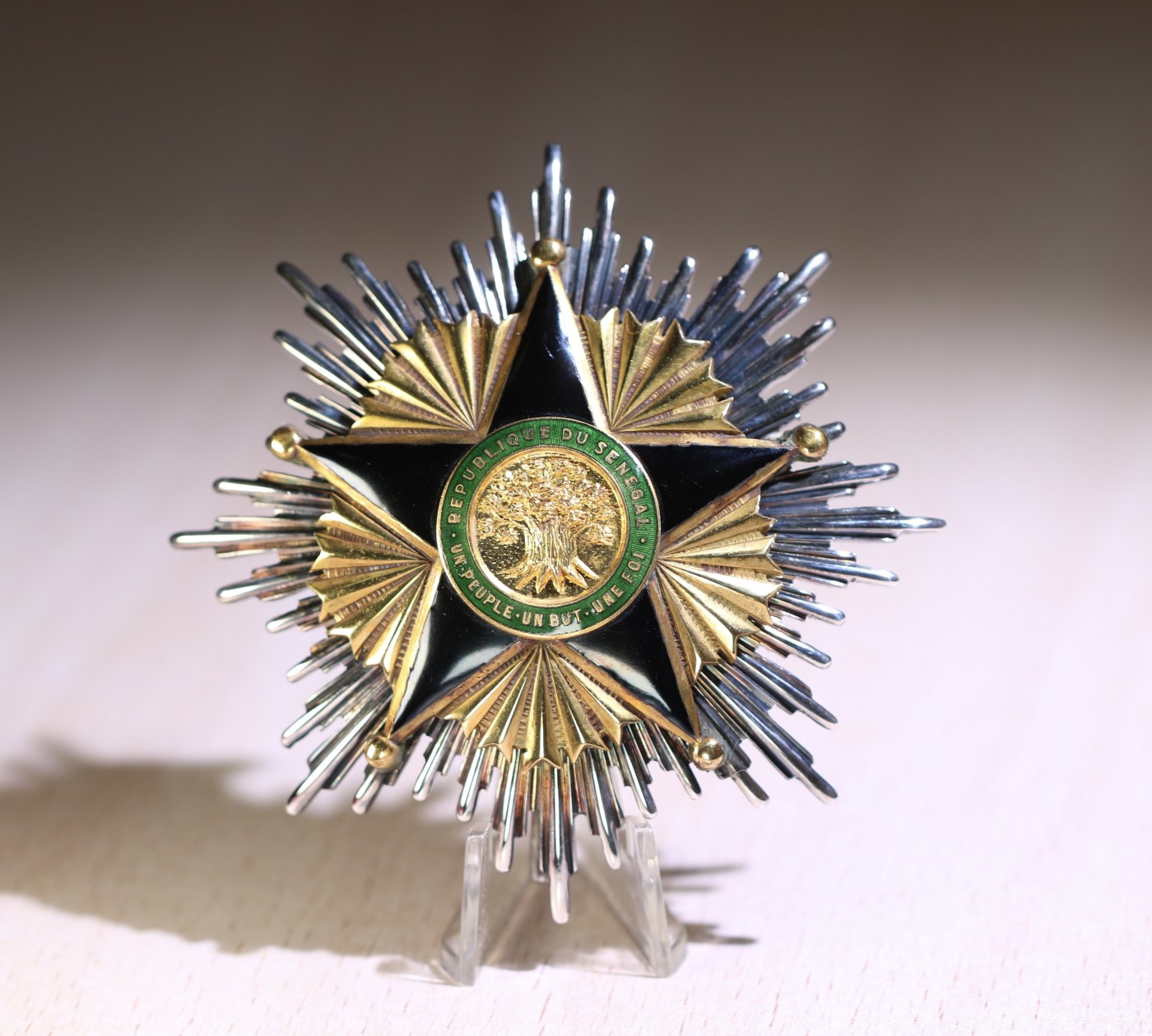 大猫徽章拍卖 第235期  塞内加尔🇸🇳国家功勋大军官级 50年代 银质 