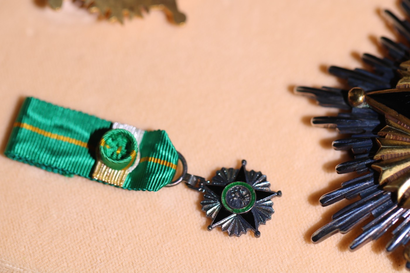 大猫徽章拍卖 第235期  塞内加尔🇸🇳国家功勋大军官级 50年代 银质 