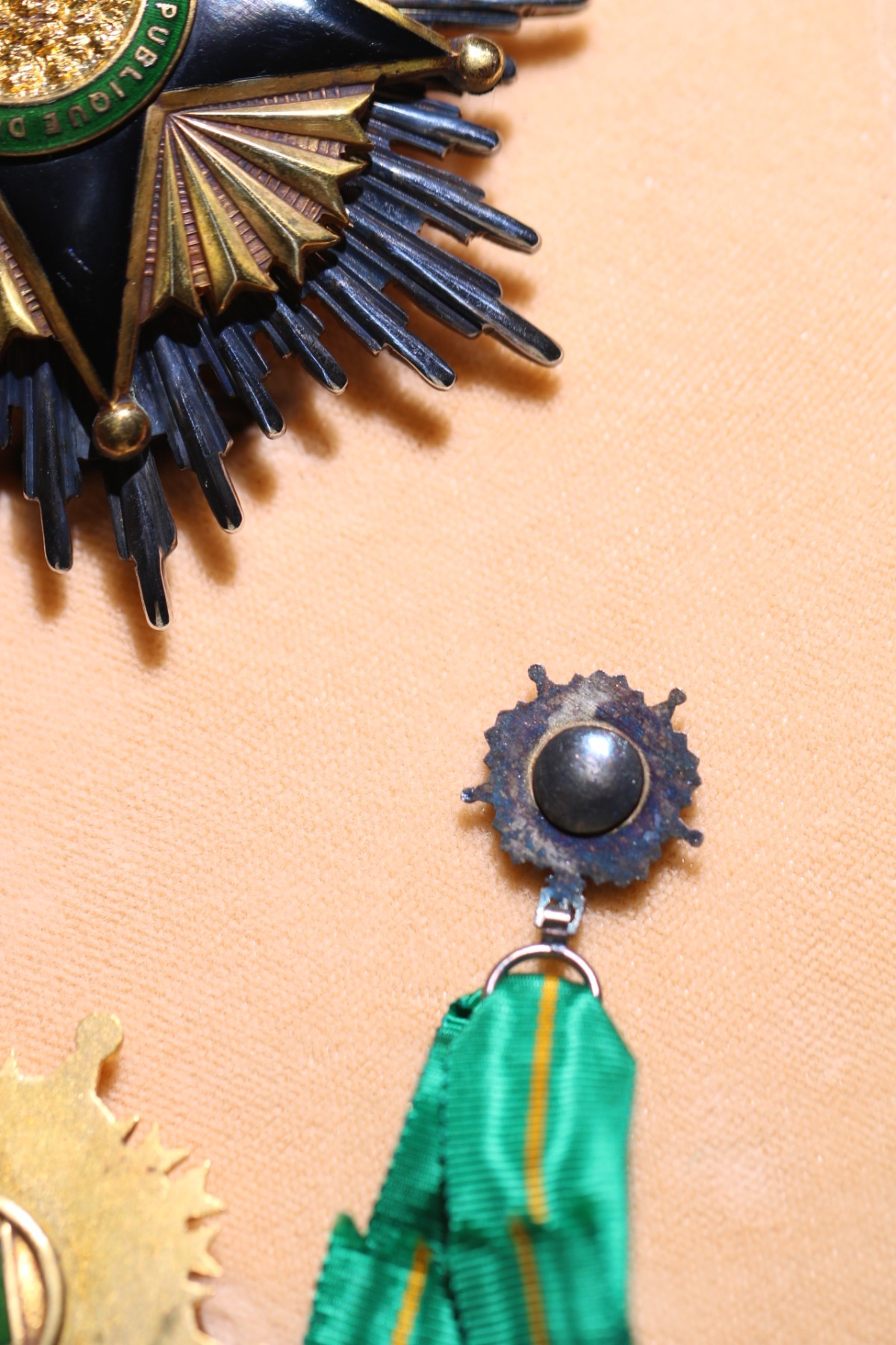 大猫徽章拍卖 第235期  塞内加尔🇸🇳国家功勋大军官级 50年代 银质 