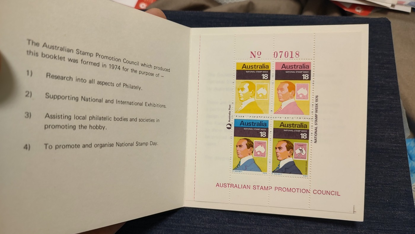 一月邮币社第七期拍卖国际邮票专场 1976年澳大利亚小全张带卡