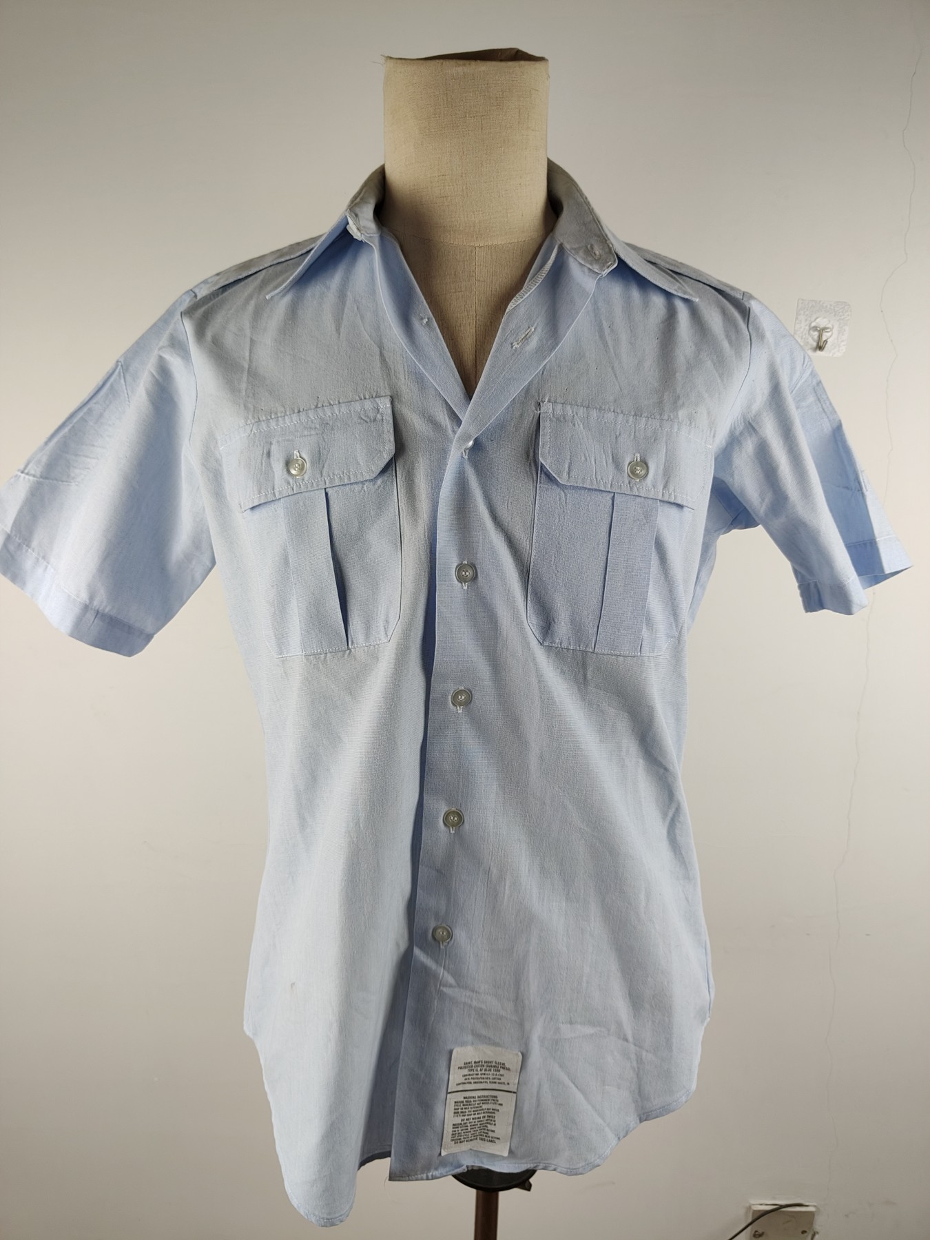 全场0元起拍 第104期 咸鱼国勋章拍卖专场 11月01日（周三）下午6：00开始 美军空军短袖衬衣  胸围108 肩宽46 衣长76 领围43