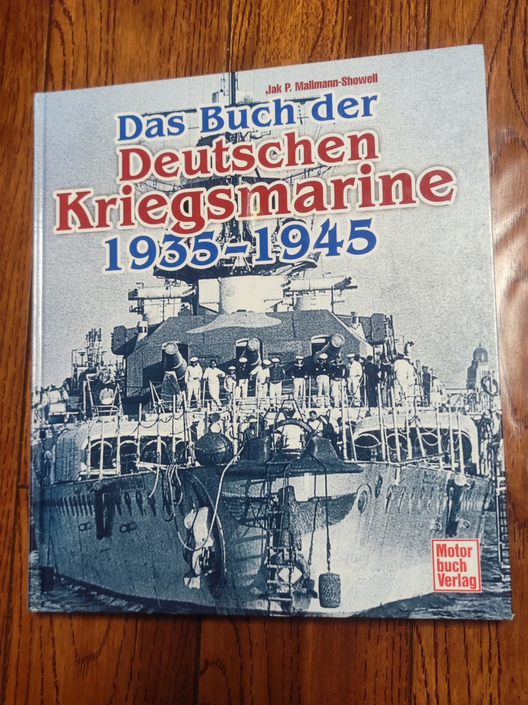 世界精品徽章收藏拍卖-暖秋专场 原版德语军事书籍《德国海军1935-1945》，图文并茂，约330页，详细介绍了德三海军的装备制服徽章历史等