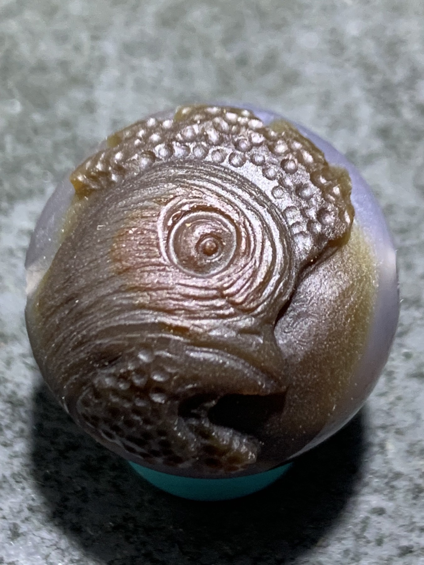 精美亚光高玉化巴西玛瑙手工俏色巧雕雄鸡2.0圆珠一个！
