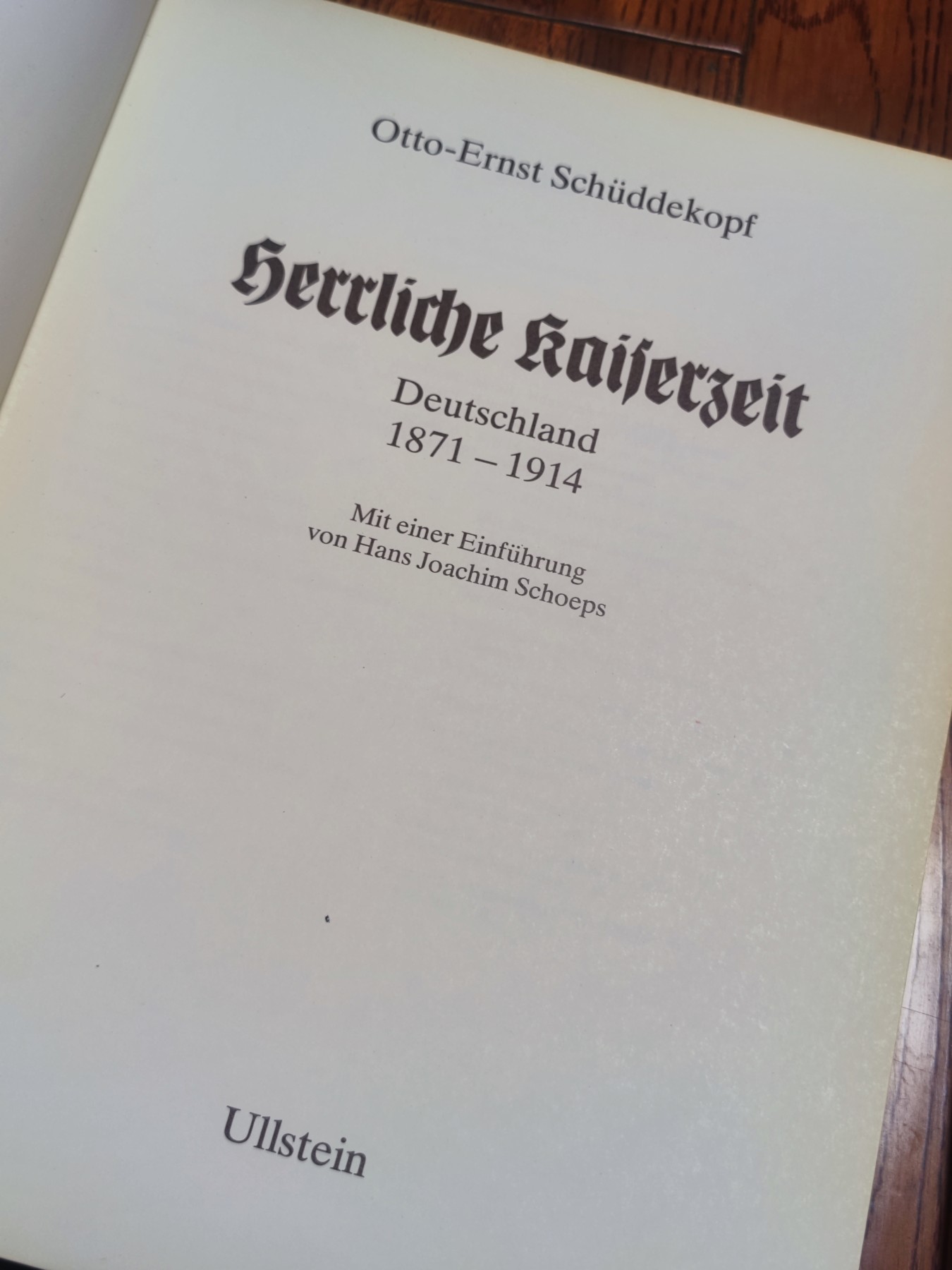 世界精品徽章收藏拍卖-暖秋专场 原版德语历史书籍《帝德1871-1914》，很大很厚的一本书，大约301页，印刷优良，有大量珍贵的帝德照片