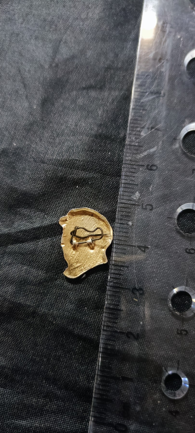 天字一号拍卖，徽章专场！ 超超超小毛主席65军帽像章