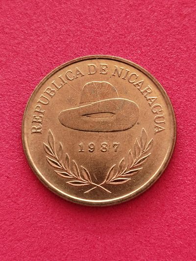 布加迪🐬～世界钱币🌾第41 期 /  美洲币专场  - 尼加拉瓜🇳🇮 1987年 5 科多巴 国家特色草帽 25.90mm 较稀少