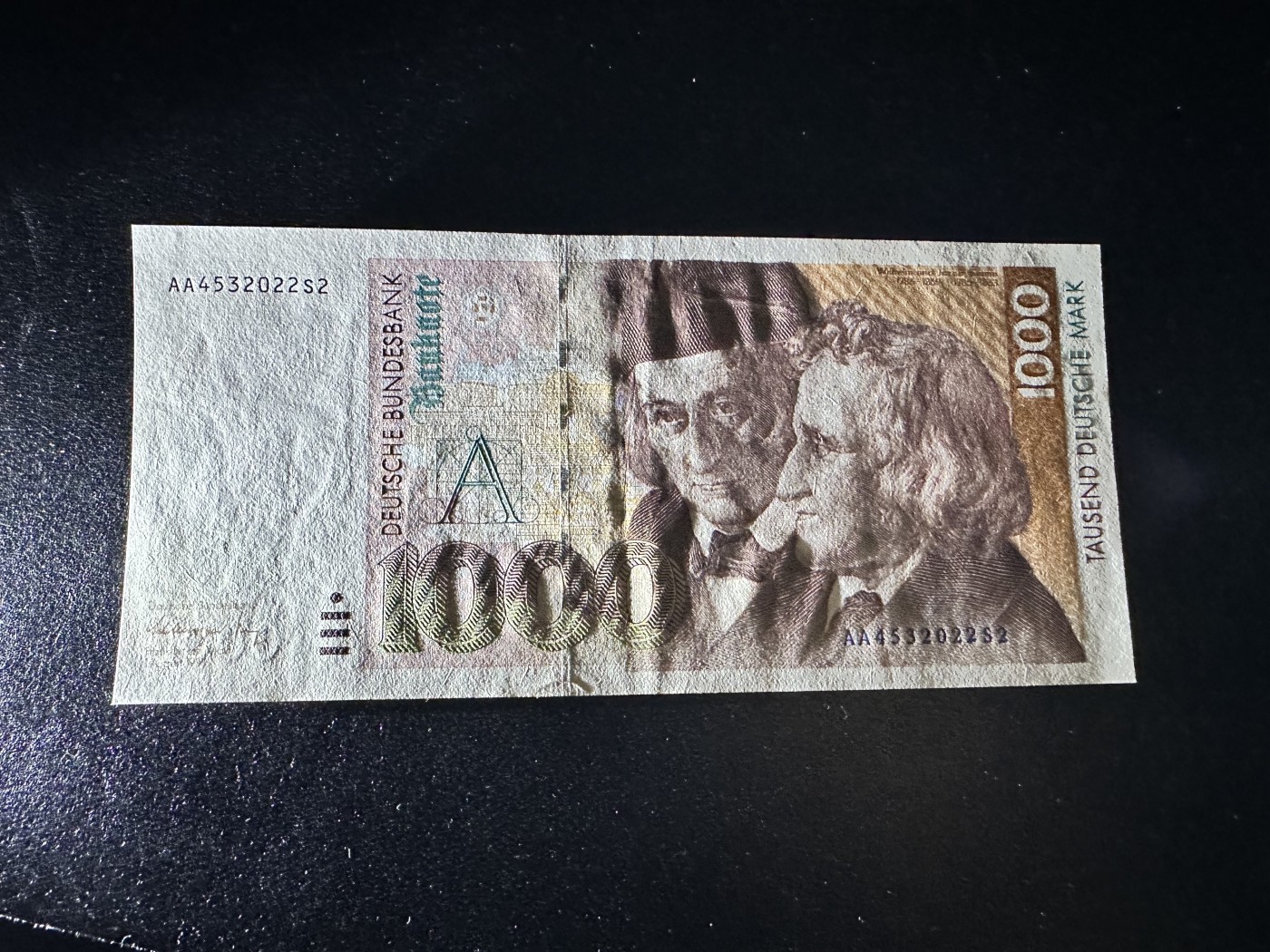 《外钞收藏家》第三百三十期 1991年德国1000马克 格林兄弟 AA冠 全新 基本没问题 中间有点安全压痕少许漏墨