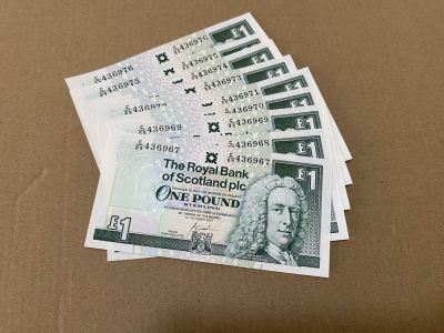 🌼甜小邱世界纸币收藏💐第90期🐇🌼  - 十连号 全新UNC 苏格兰 1镑 皇家苏格兰银行 2001