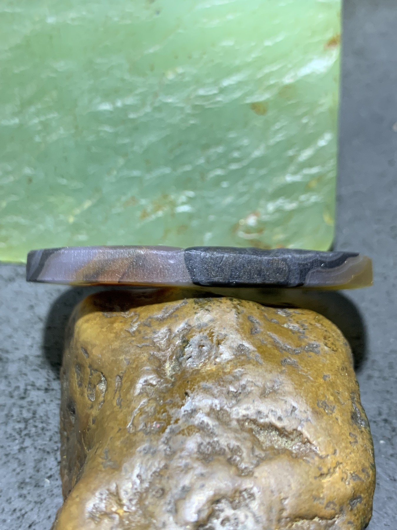 精美亚光高玉化巴西玛瑙手工俏色巧雕狼王吊坠一个！
