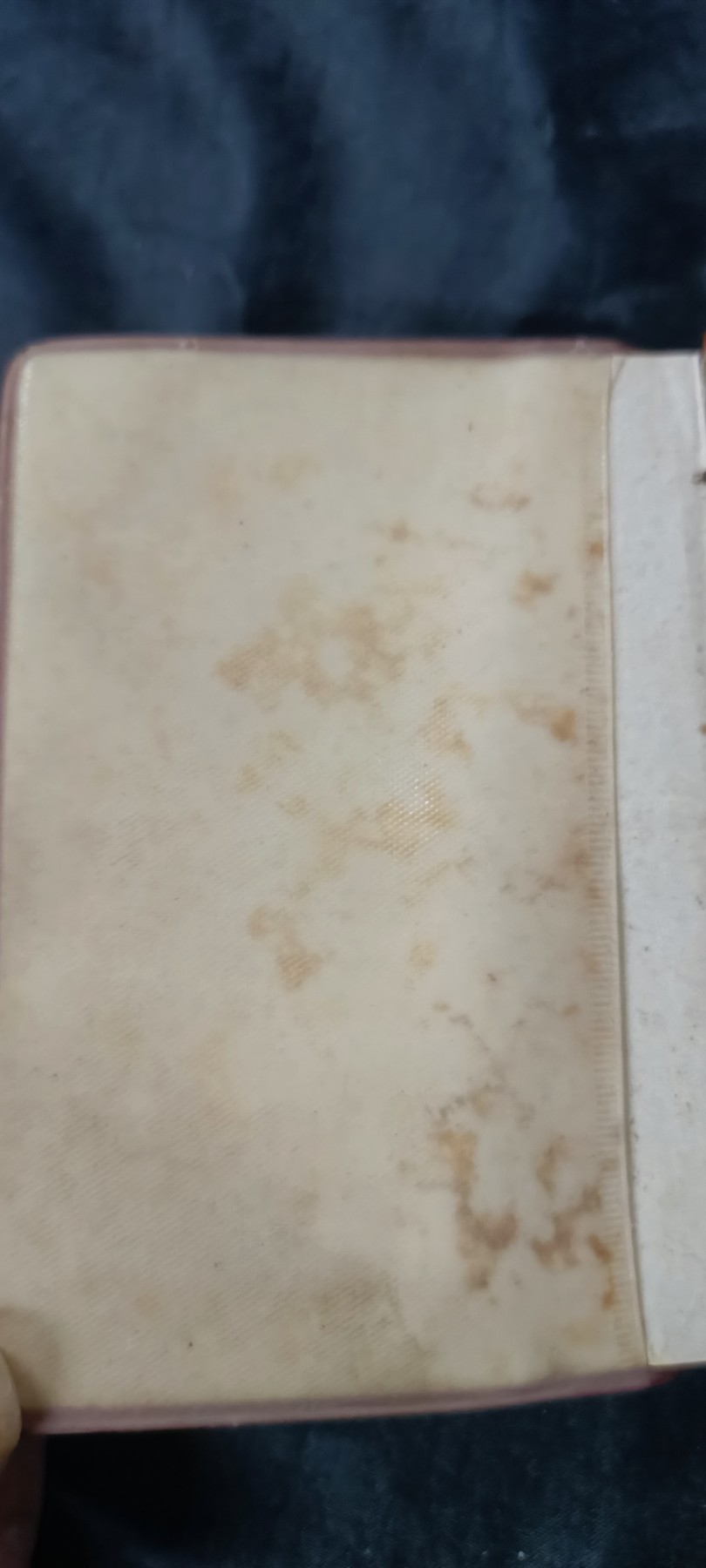 天字一号拍卖，100件拍品全部0起！ 少见头像版红宝书，彩像林提，语录诗词手书三合一