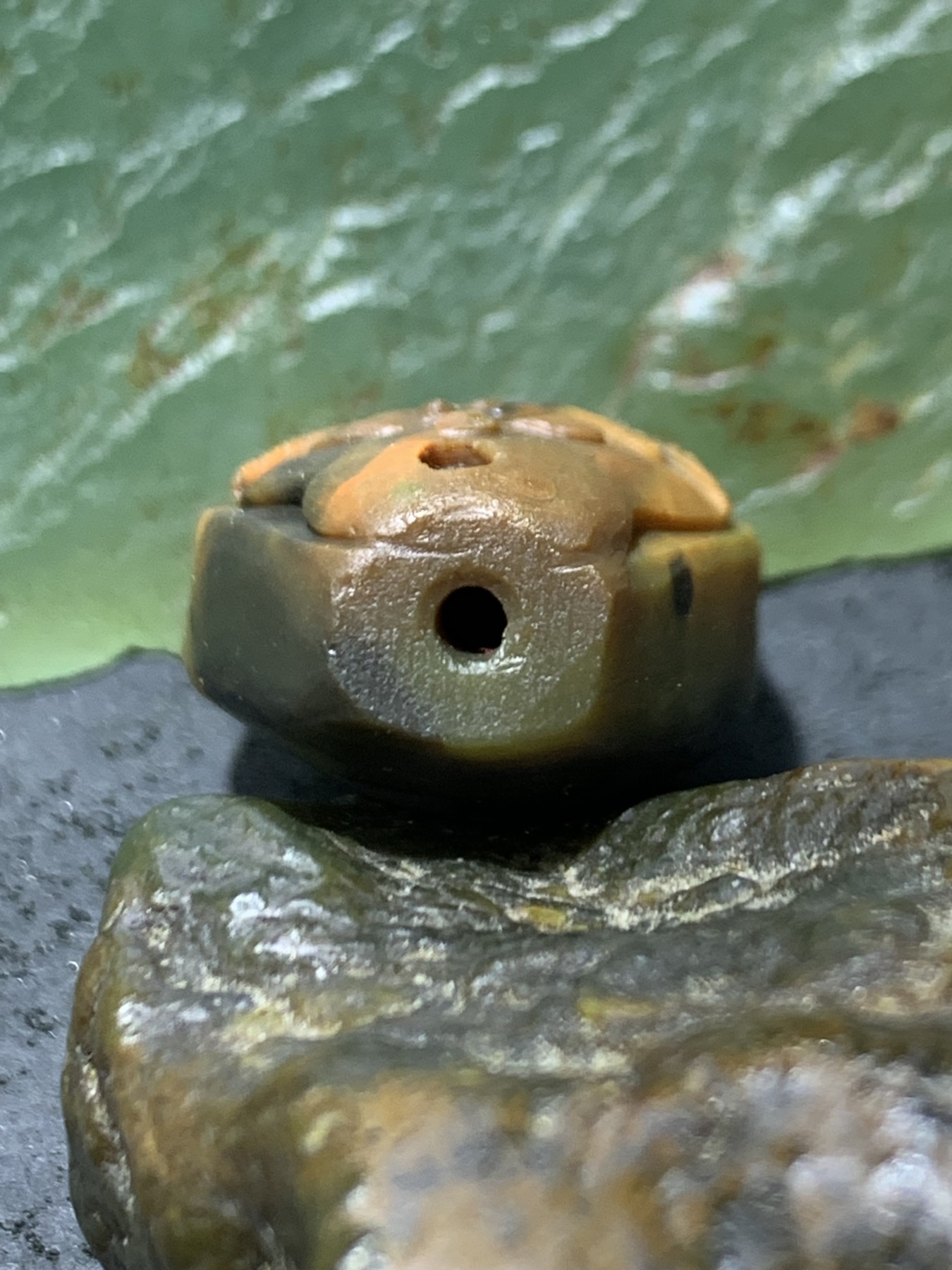 精美亚光战国红玛瑙手工雕刻红孩儿一体佛头三通一个，